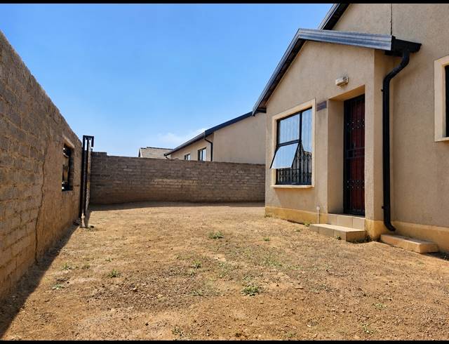 2 BEDROOM HOUSE FOR SALE IN EVATON WEST